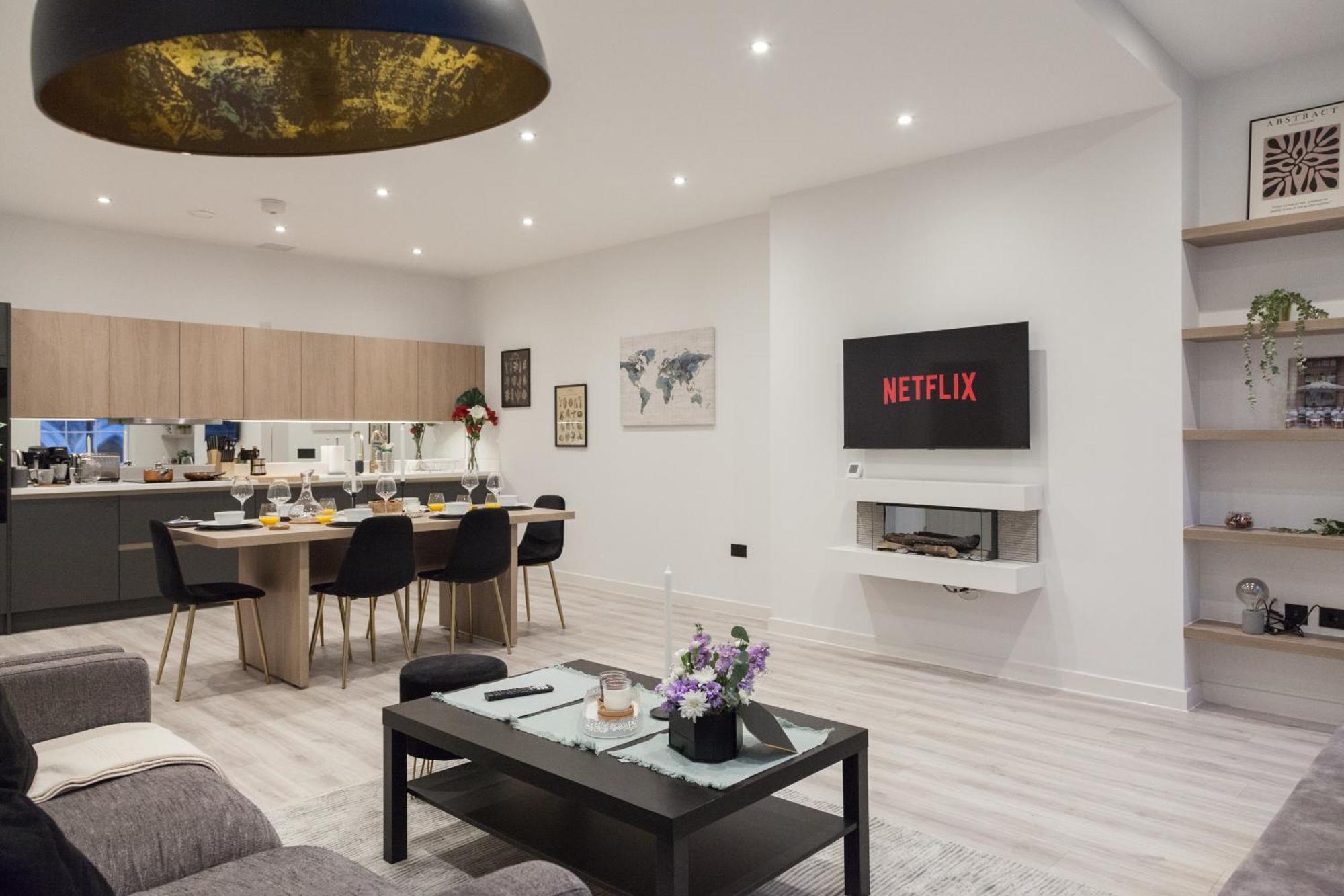 Grand Central Flat - Perfect For Families - Contractors - Professionals - Long Stay Rates Available Leeds (West Yorkshire)