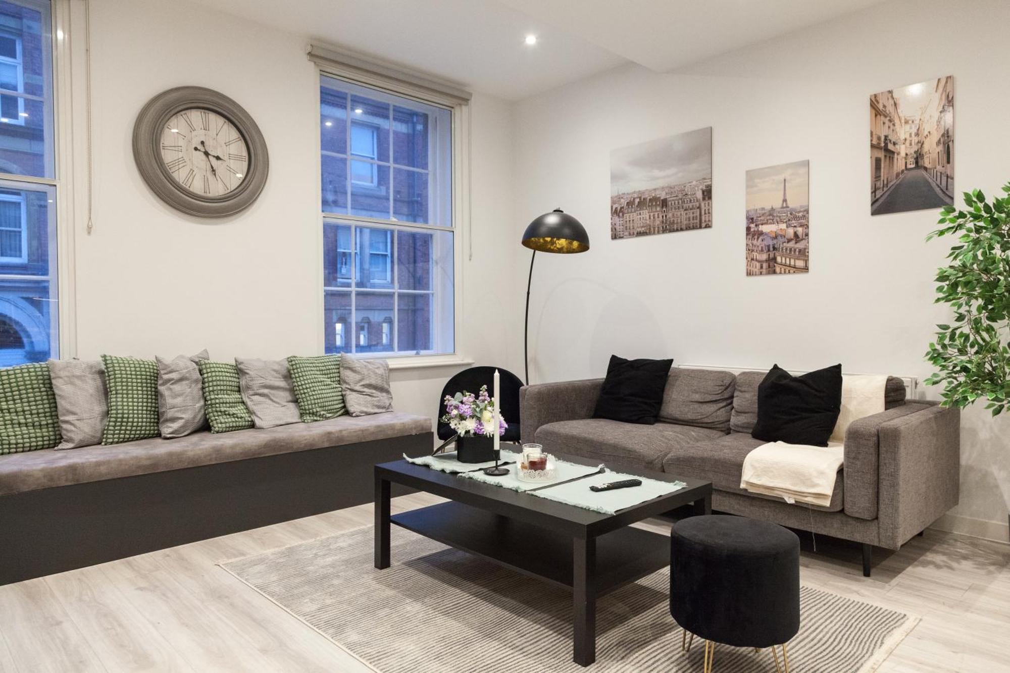 Apartment Grand Central Flat - Perfect For Families - Contractors - Professionals - Long Stay Rates Available *