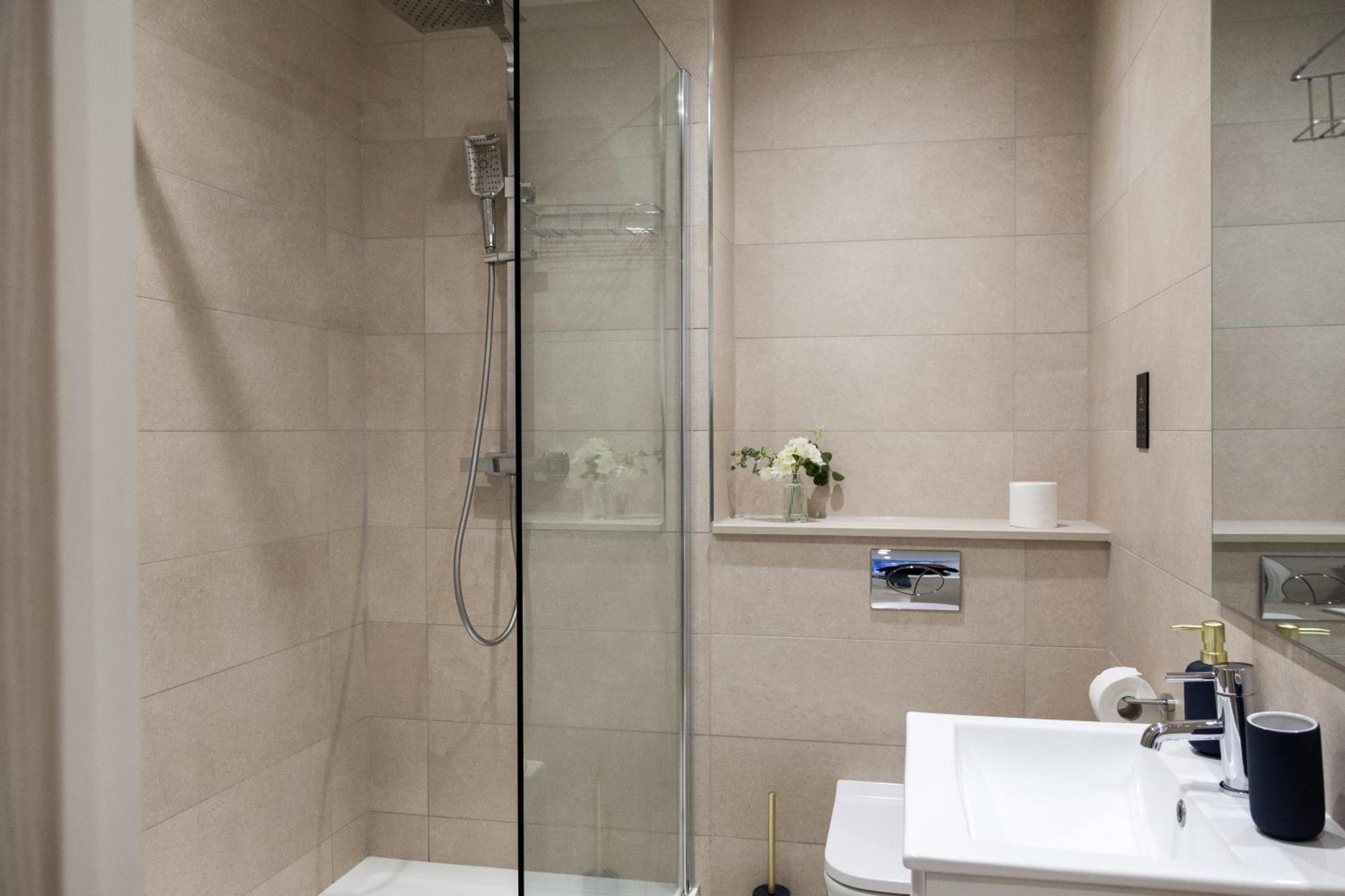 Grand Central Flat - Perfect For Families - Contractors - Professionals - Long Stay Rates Available Leeds (West Yorkshire)