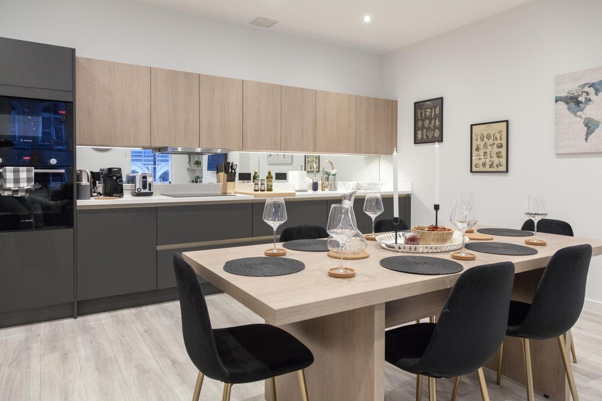Grand Central Flat - Perfect For Families - Contractors - Professionals - Long Stay Rates Available Leeds (West Yorkshire)