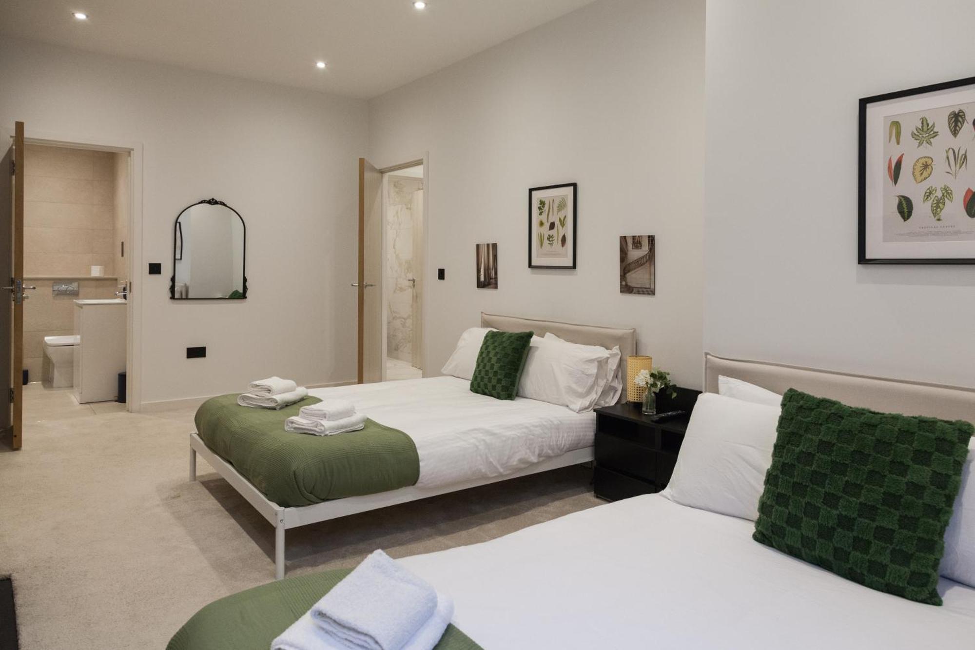 Grand Central Flat - Perfect For Families - Contractors - Professionals - Long Stay Rates Available Leeds (West Yorkshire)
