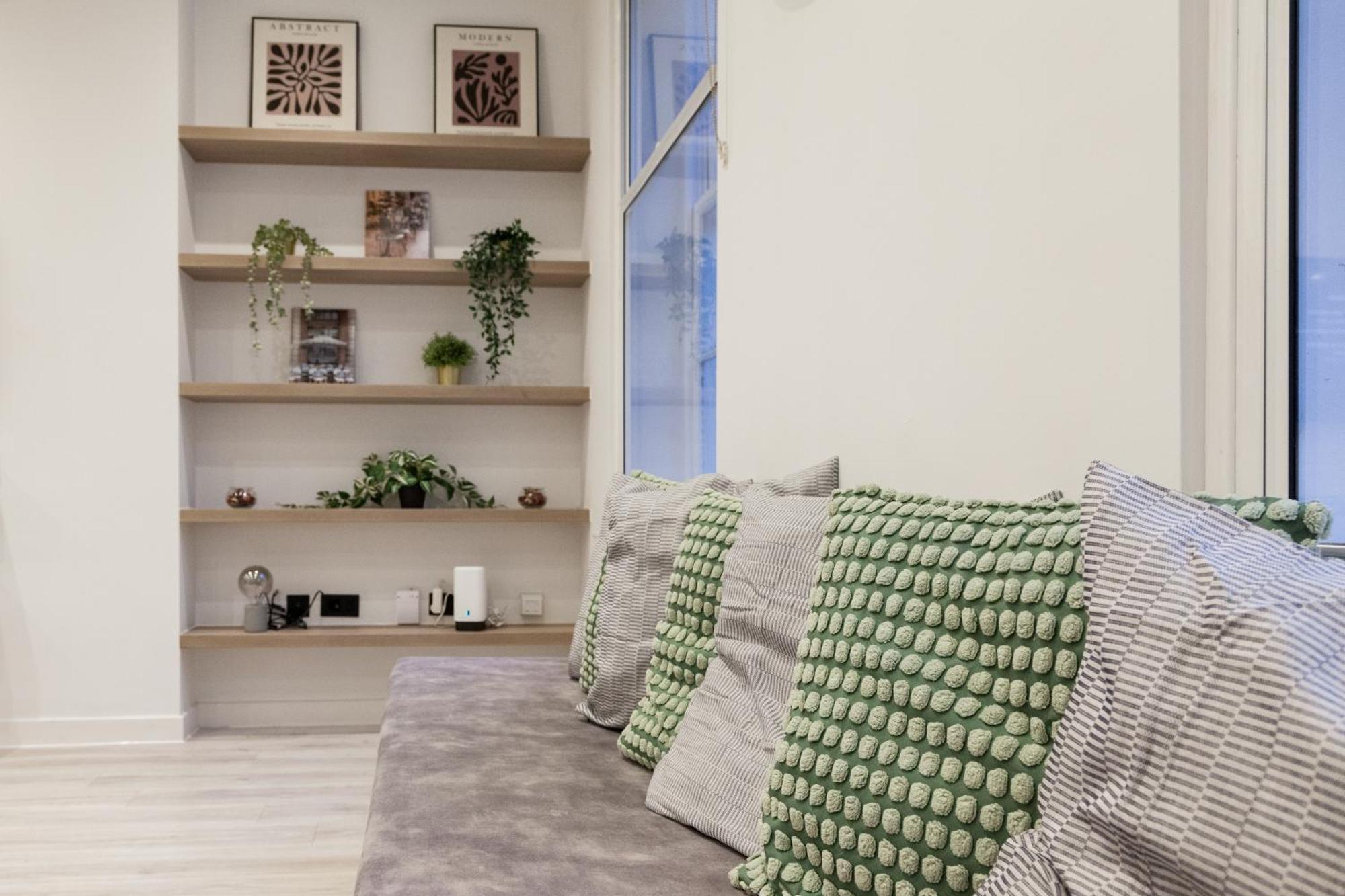 Apartment Grand Central Flat - Perfect For Families - Contractors - Professionals - Long Stay Rates Available Leeds (West Yorkshire)