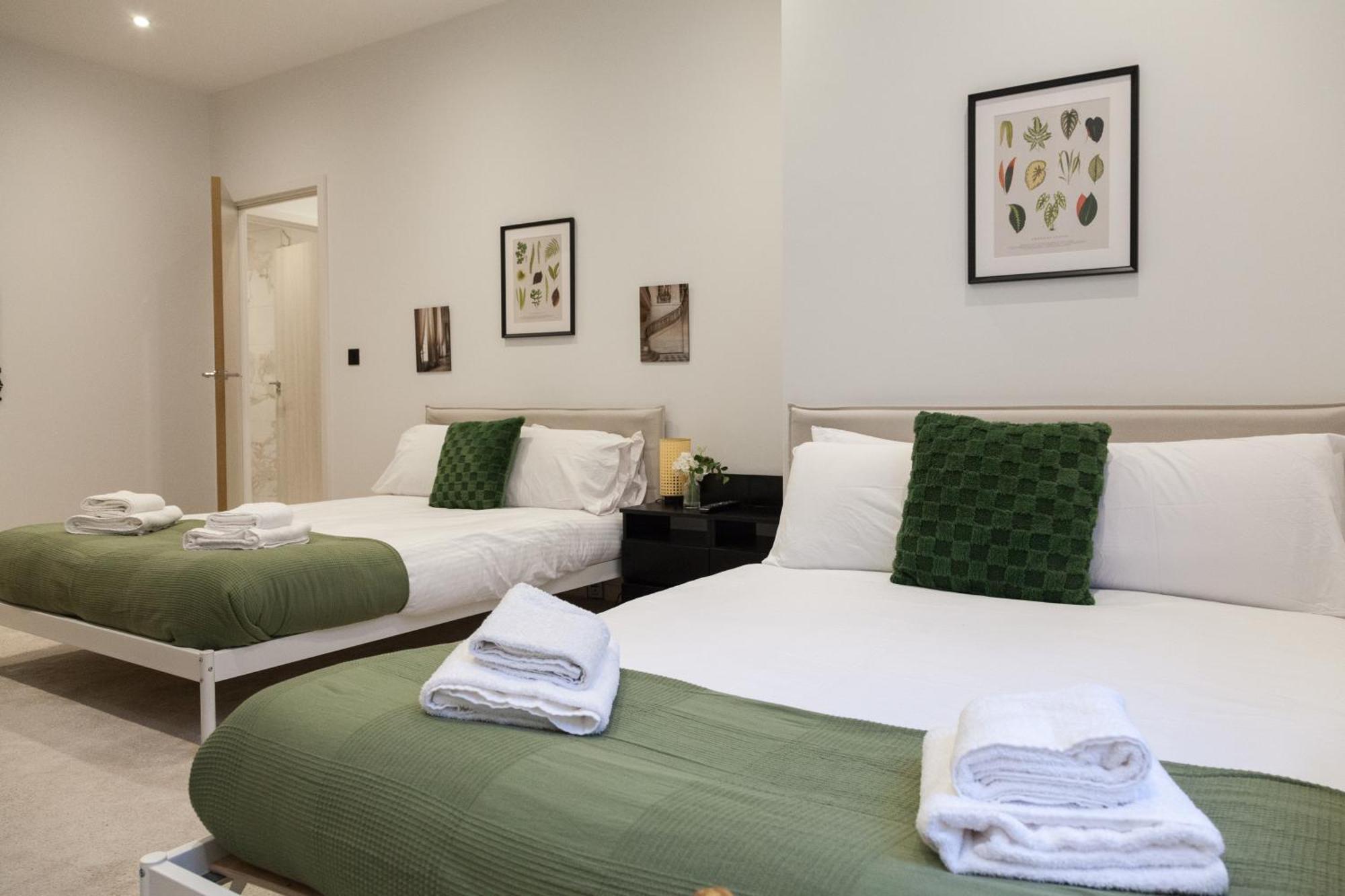 Grand Central Flat - Perfect For Families - Contractors - Professionals - Long Stay Rates Available Apartment