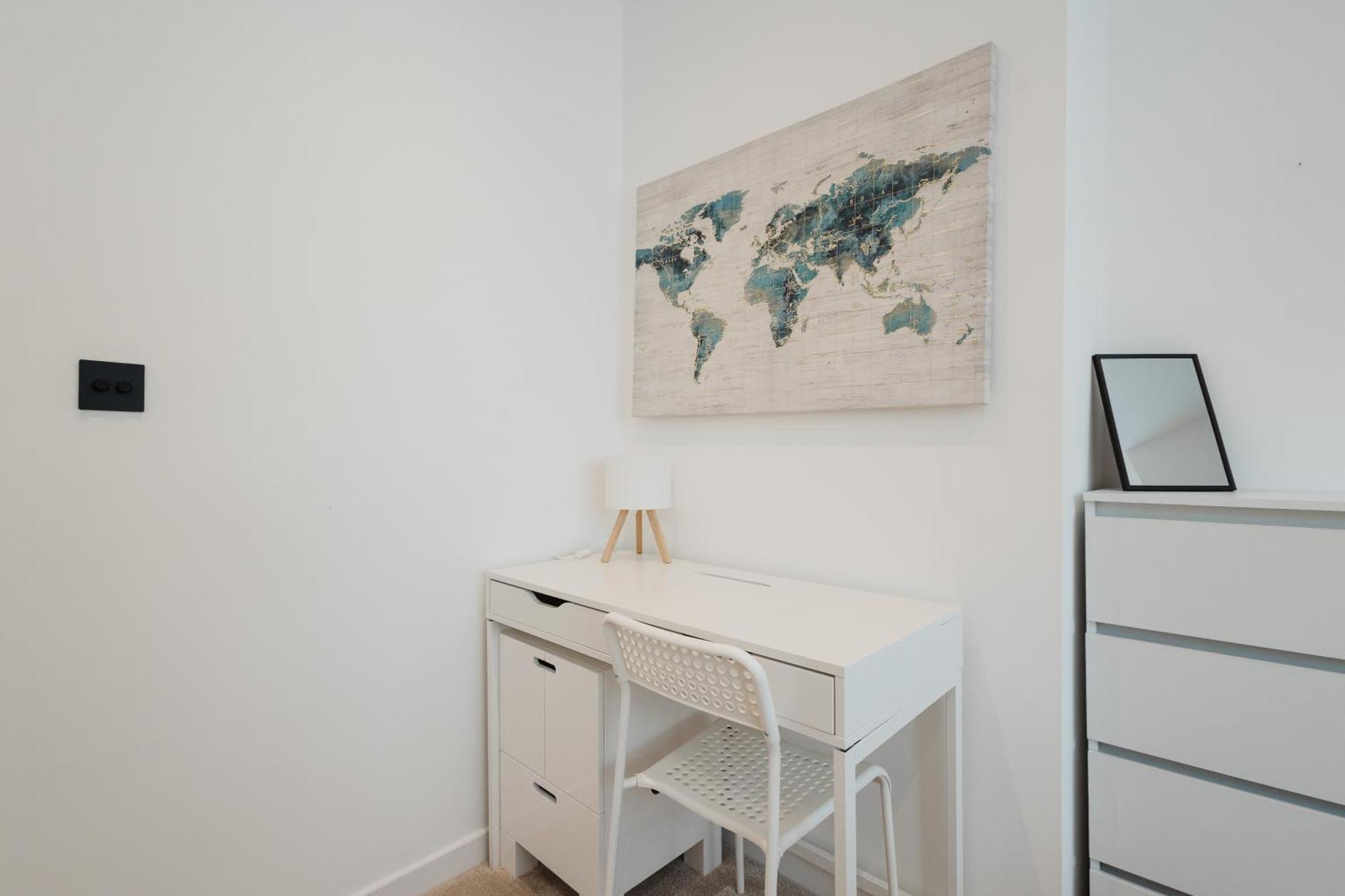 Grand Central Flat - Perfect For Families - Contractors - Professionals - Long Stay Rates Available Apartment *