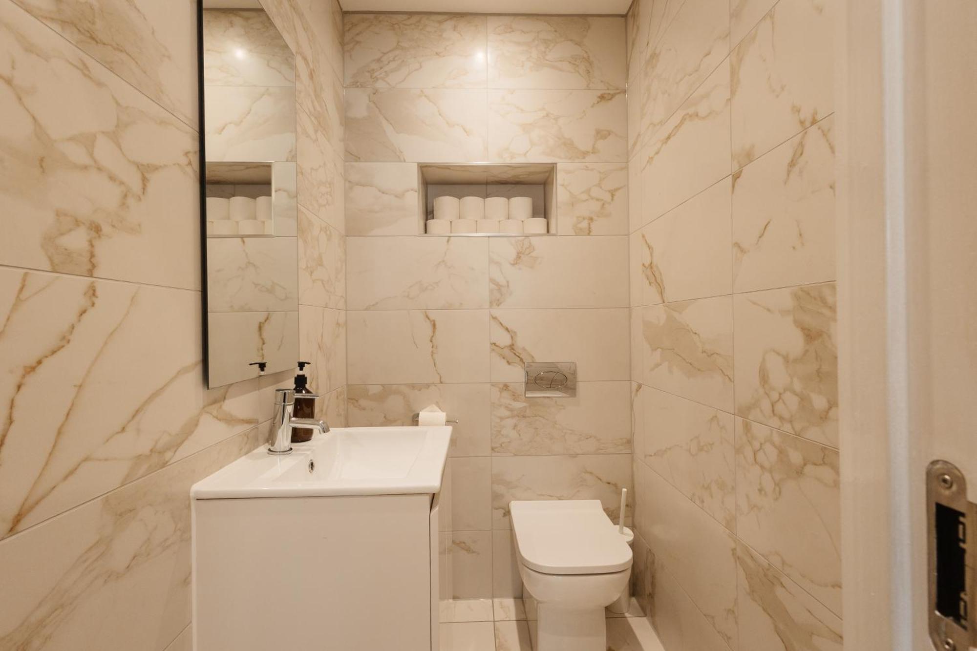 Grand Central Flat - Perfect For Families - Contractors - Professionals - Long Stay Rates Available Apartment Leeds (West Yorkshire)